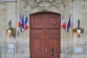 Le Kremlin-Bicêtre, Val-de-Marne, France : portail d'entrée du centre hospitalier universitaire...