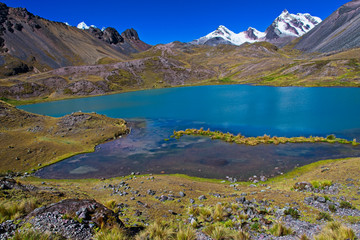 Obraz premium A view of one of Ausangate's mountain lagoon