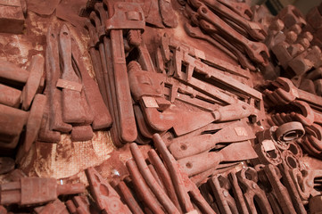 Alte verrostete Werkzeuge in einer Werkstatt