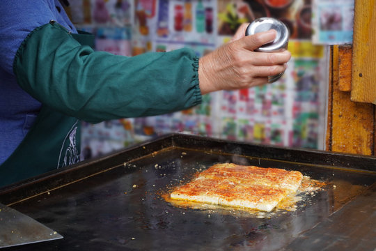 Bao Jiang Tofu Is A Traditional Dish In Lijiang, The Tofu Is Tender And Juicy. 