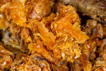 The original propolis. Dried or raw propolis.