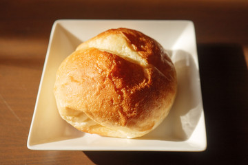 焼き立てのパン