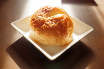 焼き立てのパン