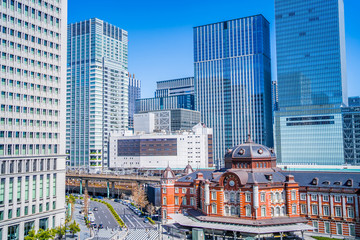 東京駅 丸の内 日比谷 高層ビル群