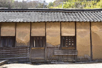 日本の岡山県倉敷市下津井の古くて美しい建物