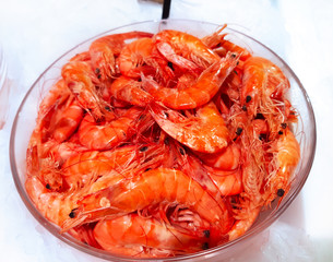 red prawns on ice