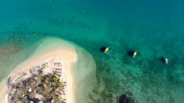 Canards Island in front of Noumea, the capital of New Caledonia is also a special nature reserve which houses an extremely rich underwater biotope.
