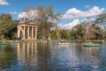 Small lake in Villa Borghese parc