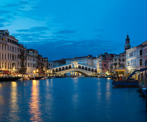 Fototapeta na wymiar Night view of The Rialto Bridge on the Grand Canal in Venice,Italy.