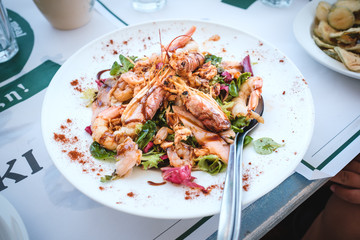 Salat mit Meeresfrüchten, griechische Taverne