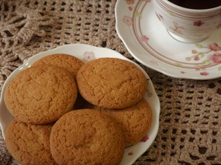 Oatmeal cookies are round or oval shaped pastry with oatmeal or flour in the composition.