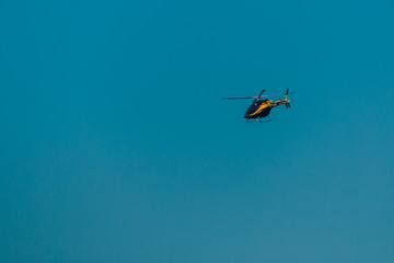 вертолет в небе, helicopter in the sky