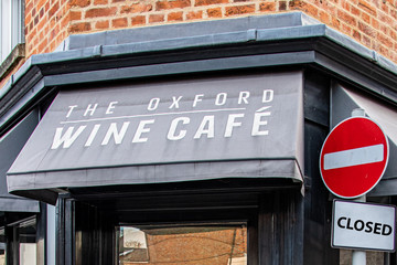UK coronavirus pubs restaurants cafes close