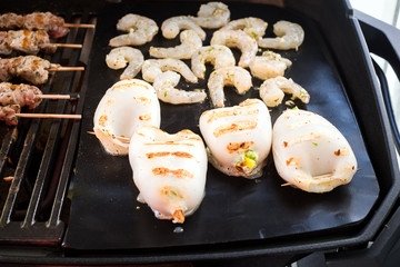 Shrimps, Souvlaki, Kalamari grillen © Michael