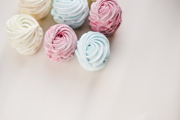 Obraz na płótnie Canvas marshmallows are handmade. natural sweets .