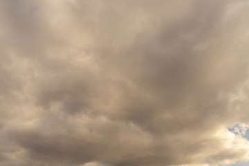 Obraz premium cloudy heavy dark gray sky