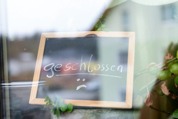 geschlossen Tafel am Eingang des Shops, Geschäft geschlossen, Lockdown