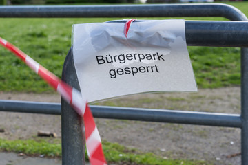 Schild Park gesperrt wegen Corona