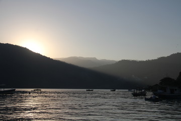 ATARDECER EN LAS MONTA&Ntilde;AS