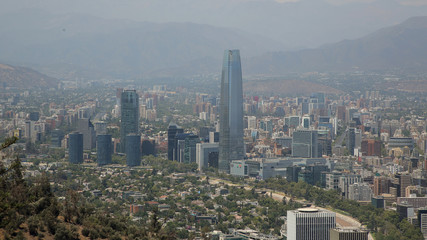 Torre de Santiago desde Cerro San Cristóbal, Santiago de Chile, Chile