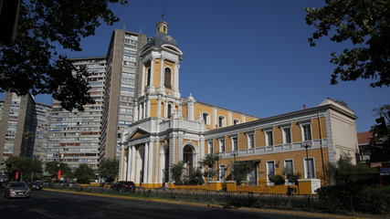 Fototapeta na wymiar Parroquia de Nuestra Señora de la Divina Providencia, Santiago de Chile, Chile