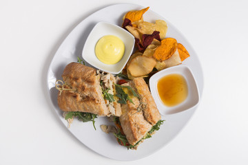 Rucula and chicken sandwich