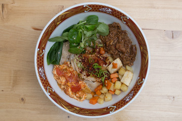 Fried rice noodles with pork