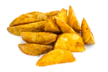 Kartoffelspalten isoliert auf weißem Hintergrund