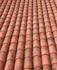 Toiture en tuiles romanes