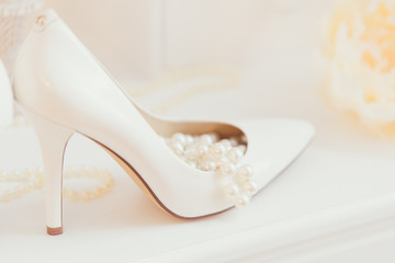 wedding shoes and pearls