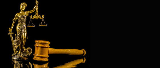statue of Justice and Judge's hammer