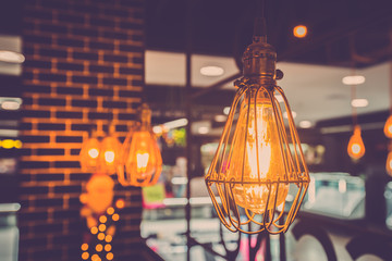 Retro edison light bulb decor