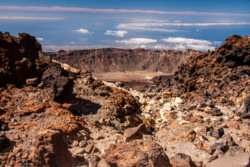 Blickin den Teide-Krater im Teide-Nationalpark auf Teneriffa