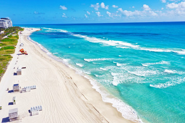 Miami Beach beach and Fort Lauderdale beach closed due to coronavirus COVID-19