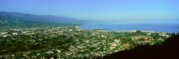 Obraz premium Panoramic aerial view of Santa Barbara California and Pacific Ocean with harbor in view