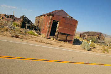 Fototapeta na wymiar Old mining building along Morning star mining road in Mojave Desert of Southern California