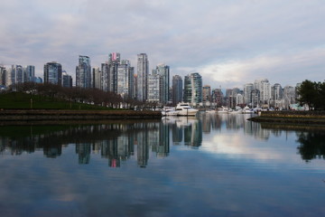 Fototapeta na wymiar iew of Vancouver from False Creek