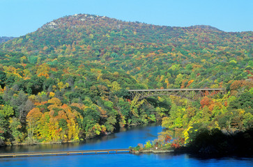 Obraz premium George W. Perkins Memorial Drive with Hudson River and Bear Mountain Bridge, NY