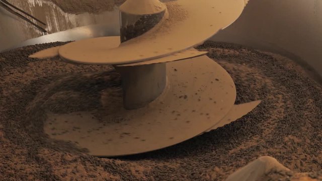 Mixer forage feeder for livestock farms, preparation of compound feeds