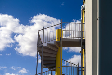 Evacuation stairs mounted on a building