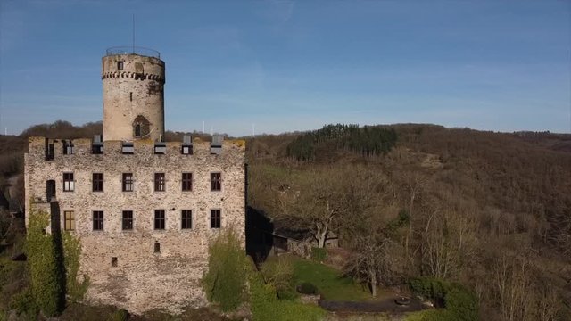Burg Pyrmont im Elztal bei Roes, Eifel