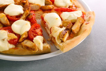 mozzarella and chicken pizza