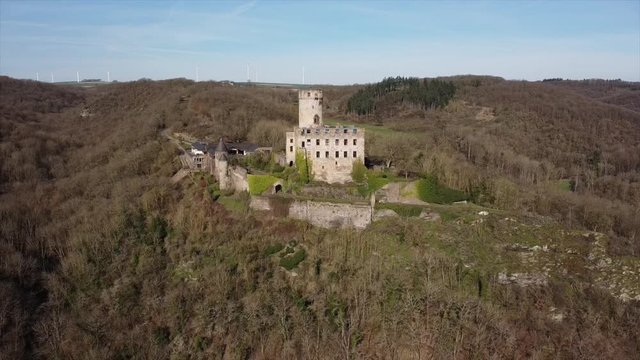 Burg Pyrmont im Elztal bei Roes, Eifel