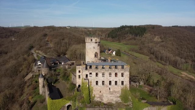 Burg Pyrmont im Elztal bei Roes, Eifel