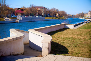 Labyrinth leading to the river