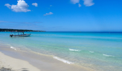 Fototapeta na wymiar Amazing beaches of Negril, Jamaica