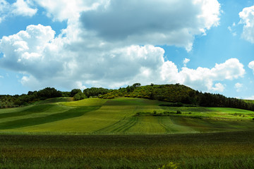 paisaje rural en Basilicata Italia con colinas