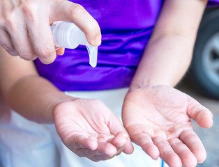 Hand washing with alcohol gel to eliminate bacteria and viruses, Hand washing cleaner alcohol