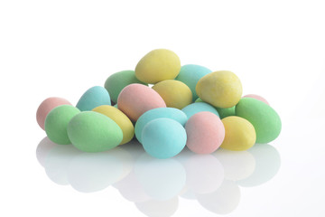 Fototapeta na wymiar pile of colorful mini easter eggs