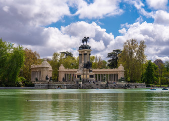 Fototapeta na wymiar Charles fifth monument in Retiro Park Madrid